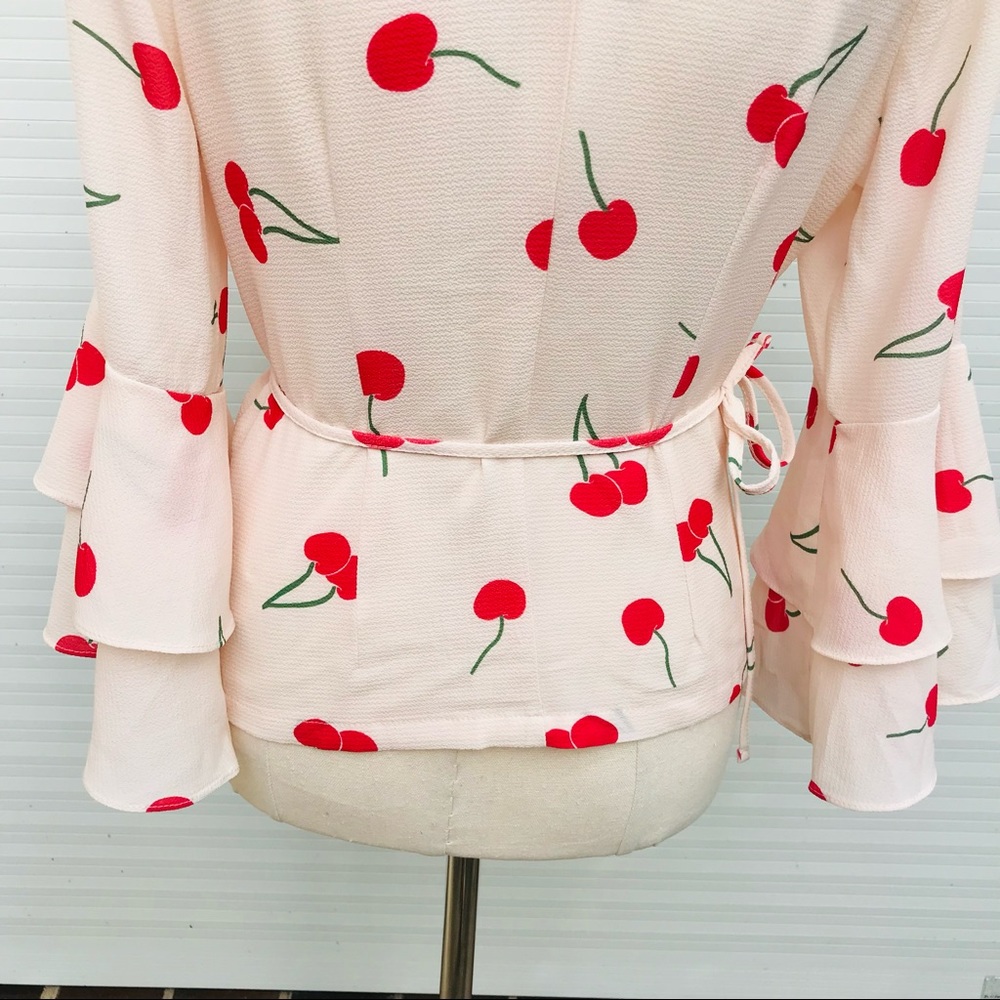 HERE COMES THE SUN Pink Wrap Blouse Bell Sleeves Cherry Casual Size 8 - Picture 7 of 8